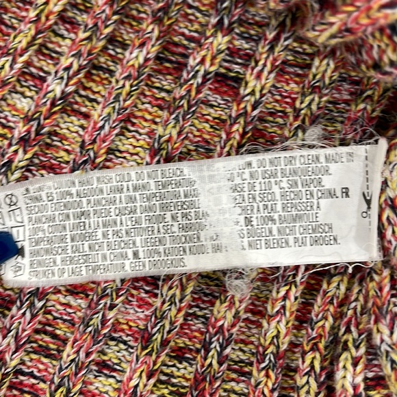 Bundle 2 for $15😀 Forever 21 Cropped Sweater - Picture 4 of 11